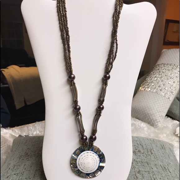 2 FOR $20 ITEM
138. Beautiful Shell Disc Necklace HANDMADE - Picture 2 of 8